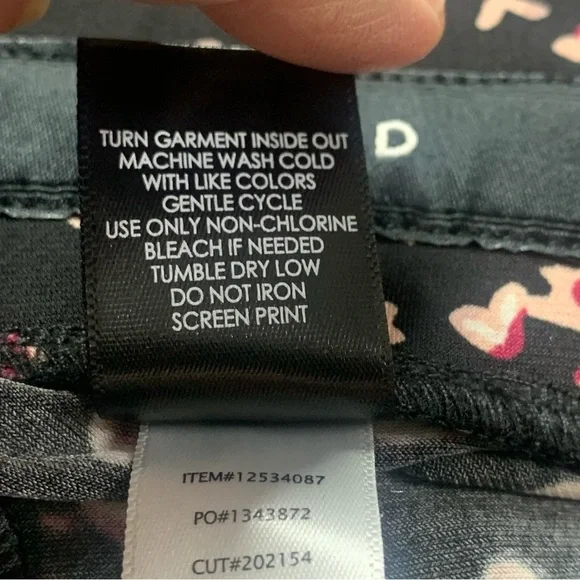 NEW Torrid Pull-On Wide Leg 26 Crop  Studio Knit Hearts Comfy Slinky - Picture 8 of 10